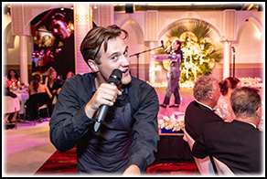 Bravo Singing Waiters